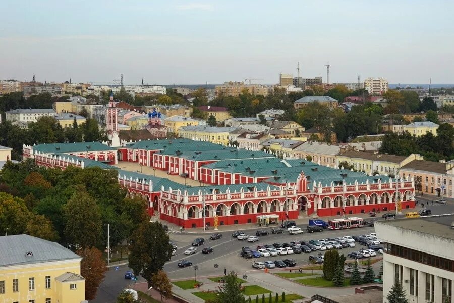 Где в калуге можно сделать. Гостиный двор Калуга. Калуга исторический центр. Достопримечательности Калуги Гостиный двор. Калуга Гостиный двор вид сверху.