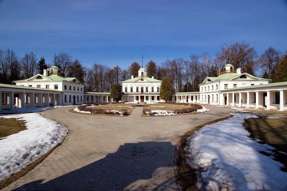 Середняково. Сходня усадьба Середниково. Солнечногорск усадьба Середниково. Усадьба Лермонтова Середниково внутри. Усадьба Середниково весной.