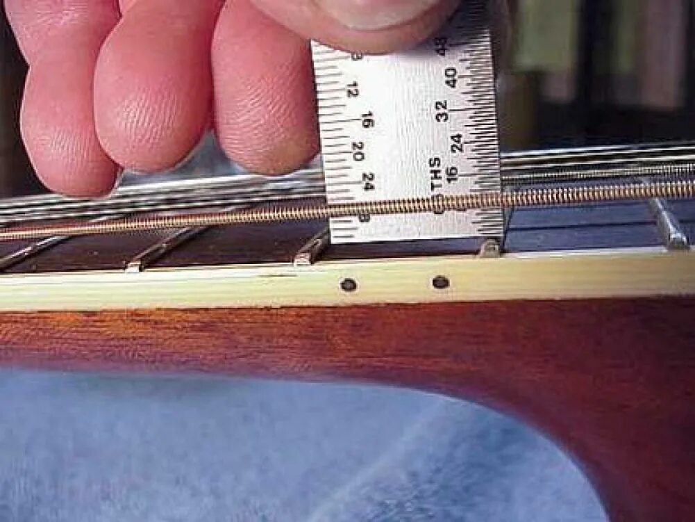 Почему дребезжат струны на акустической гитаре. Высота струн на gibson les paul. лады 4.3 мм на гитаре. высота струн на акустической гитаре на 12 ладу.