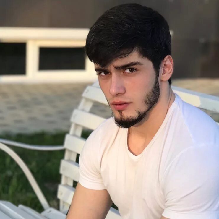 Кавказские парни 36 лет. Askhab sulimanov. Парни кавказской внешности. Кавказские мужчины. Самый лучший кавказские парни красивые.