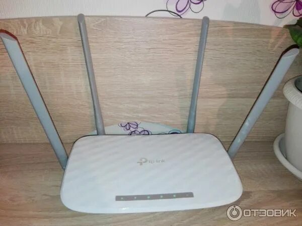 Роутер tp link c50. Антенны для роутера Archer c50. TP-link Archer белый. TP link белый с серыми антенам. Роутер Archer c50 провод питания.