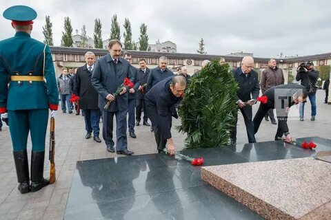 На который возложены указанные