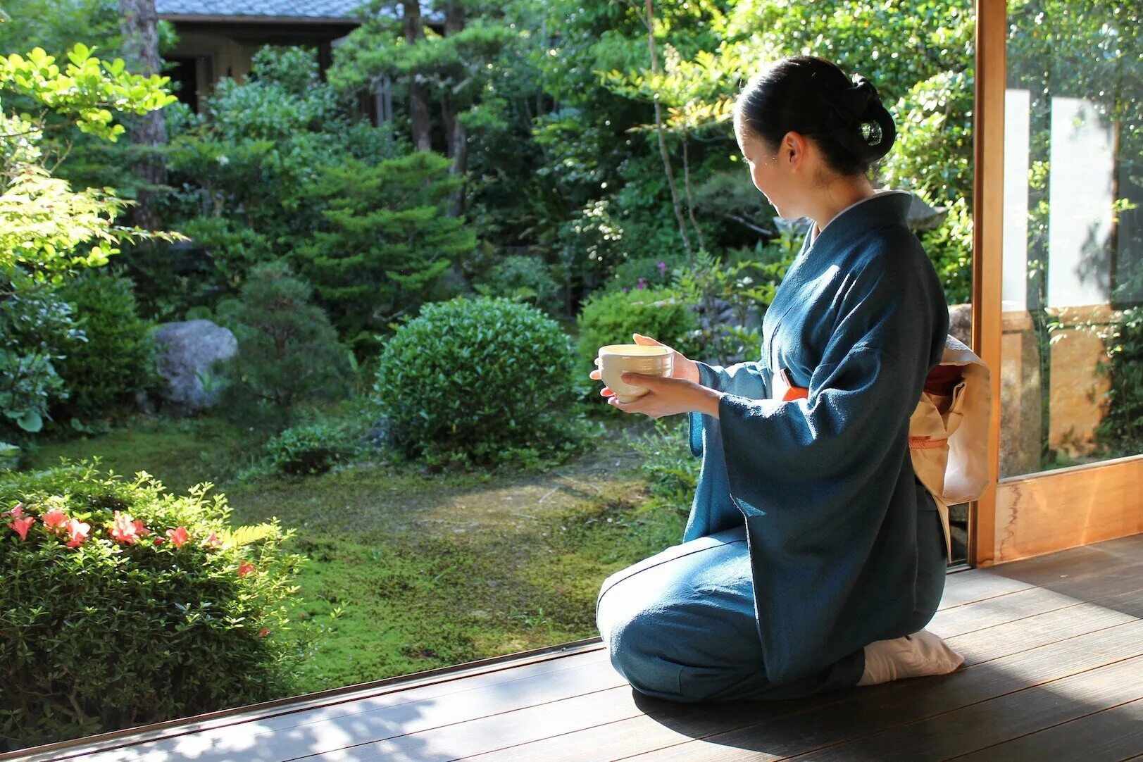 Чайная церемония в парке галицкого. Чайная церемония Чосон. Чайный сад Япония чайная церемония. 茶道 Китай. Ноччайная чайная церемония в Японии 2020.