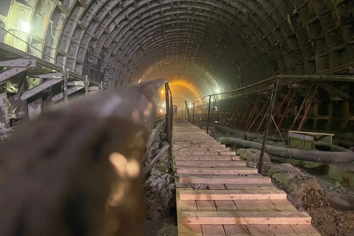 Чернышевская реконструкция. Чернышевская метро после ремонта. Монтаж эскалаторов. ). Тверская станция метро эскалатор.