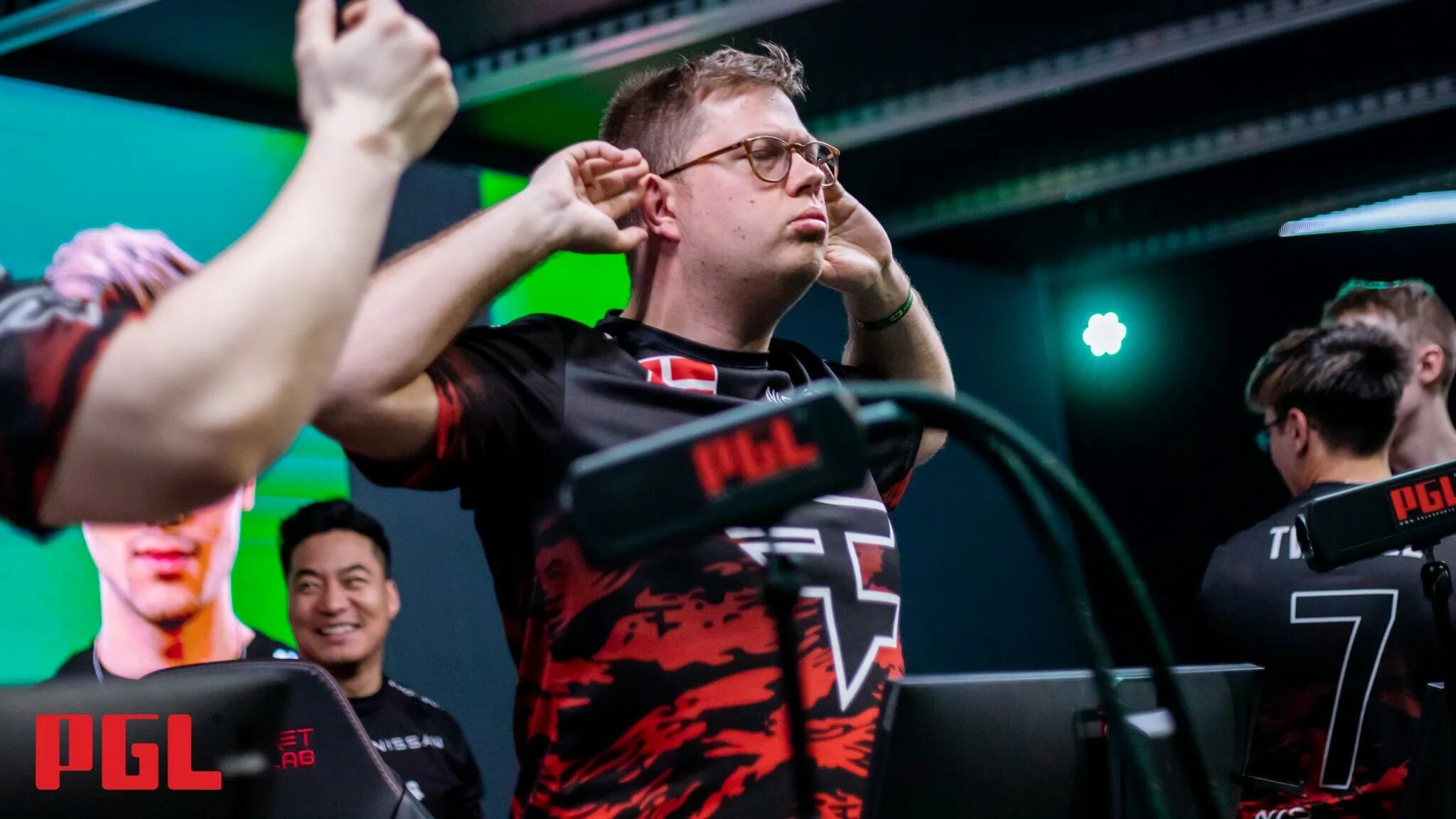 Pgl cs2 major copenhagen 2025 open qualifiers. Karrigan antwerp. faze кс 2025 мажор. симпл pgl major antwerp. полуфинал мажора кс го 2025.