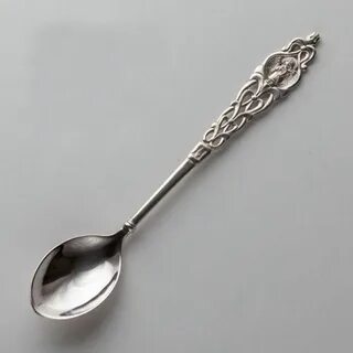 Серебряная кофейная ложка