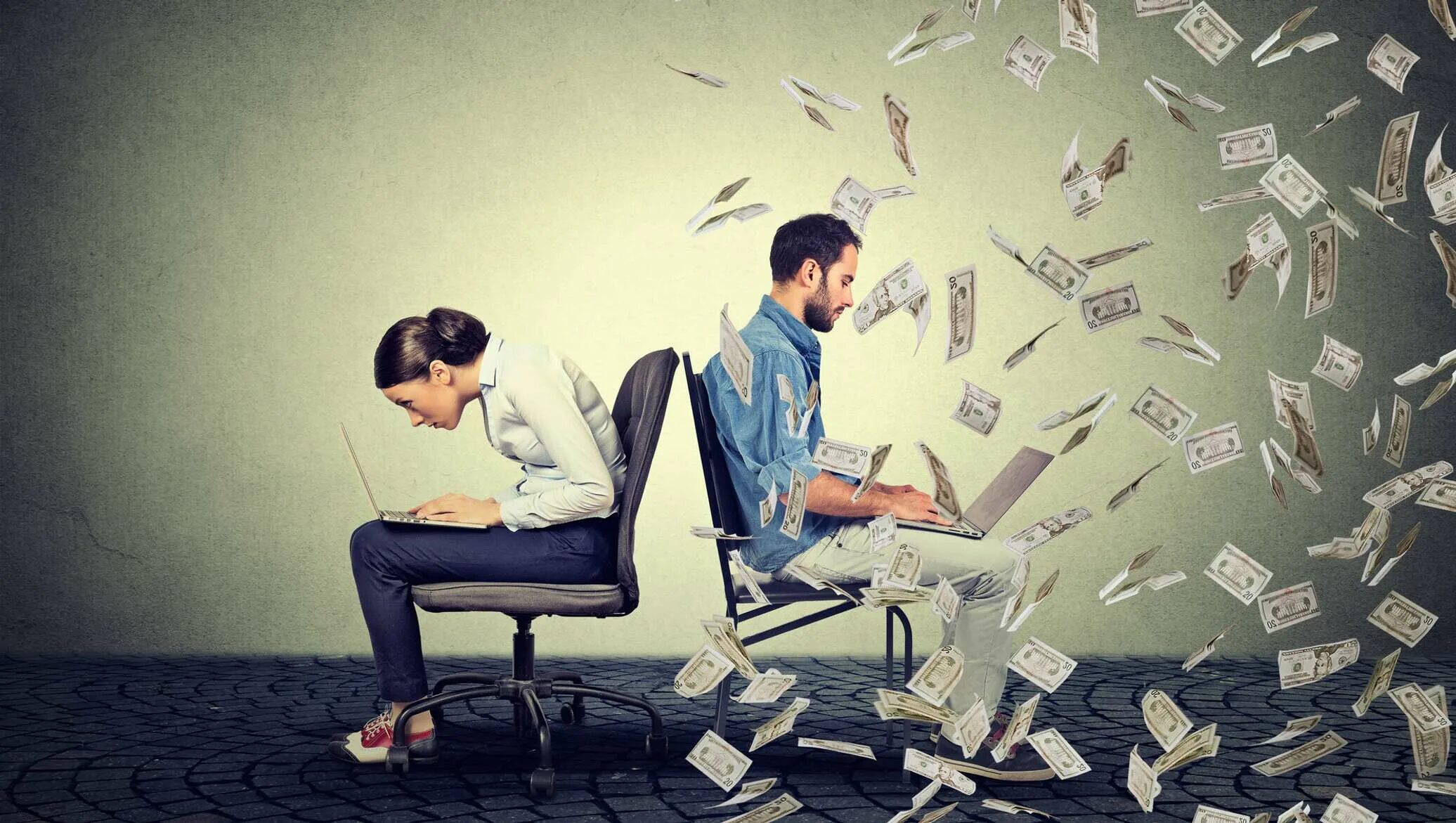 Мужчина альфонс. Довольный клиент в кофейне. Успешный мужчина. Мужу не платят на работе. Креативно деньги.