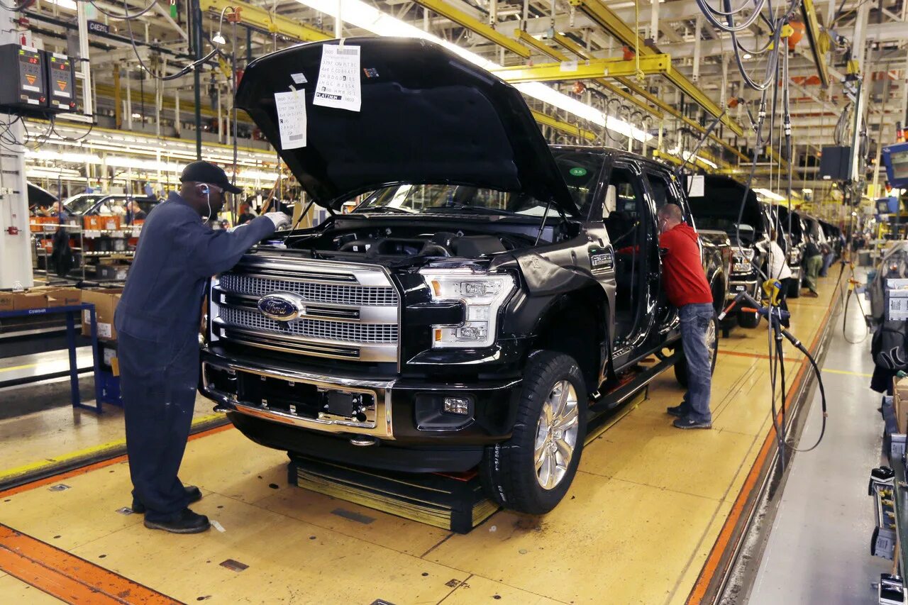 Американский производитель машин. Завод Форд f 150. Ford Motor завод в США. Завод Форд в Мичигане. Завод Форд в США цех.