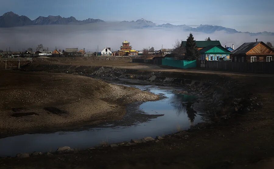 Село в бурятии. Село Кырен Тункинского района. Кырен Тункинский район Бурятия. Село Кырен Тункинского района Республики Бурятия. Село Саяны.