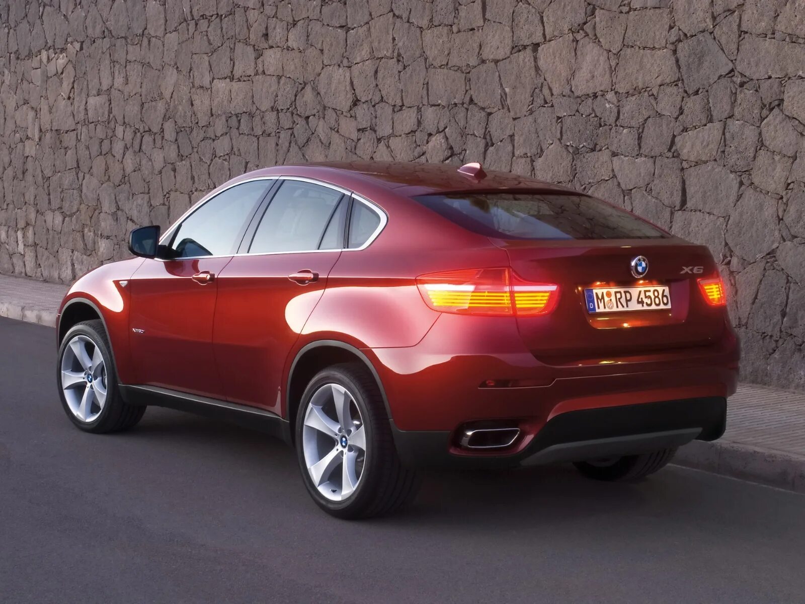 Bmw x6 e71 красный. Новый bmw x6. 23 х 6 26. Решите уравнение x 23 26 8. 23 х 6 26.