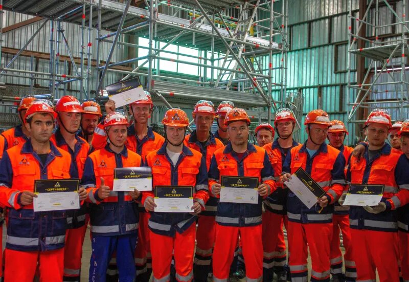 Монтажник. Центральная вахта. Лахта стройка в санкт-петербурге. Велесстрой форма. Вахтовый центр.