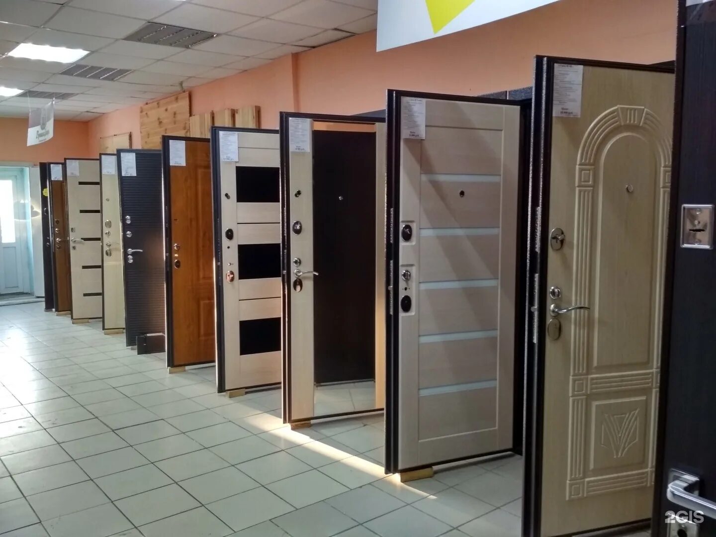 салон стальных дверей torex. торекс волгоград. выставка дверей в магазине. магазины металлических дверей адреса. дверь торекс в москве.