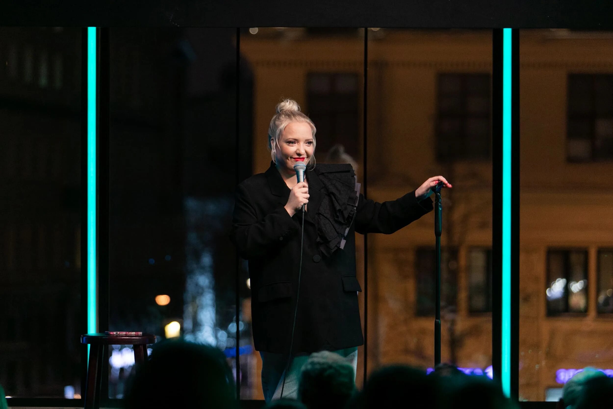 Ирина мягкова возраст. Ирина мягкова стендап 2020. Стендап концерт ирины мягковой. Ирина чеснокова женский стендап. Стендап женский ирина мягкова концерт.