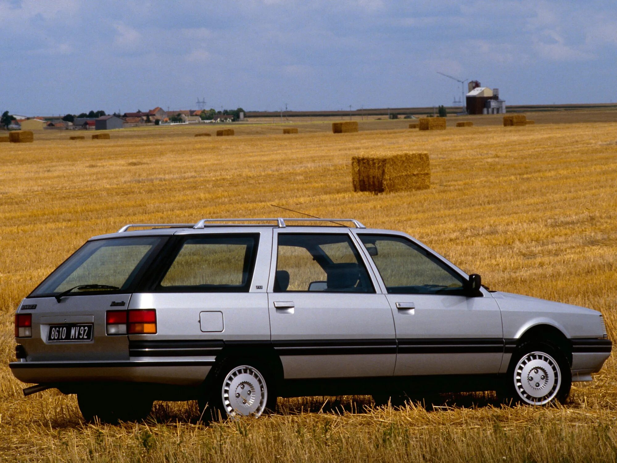 Рено 21 год. Renault 21. Renault 21 Nevada. Renault 21 Nevada универсал. Рено Невада 21 1989.