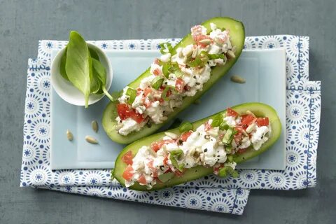 Огурец фаршированный сыром