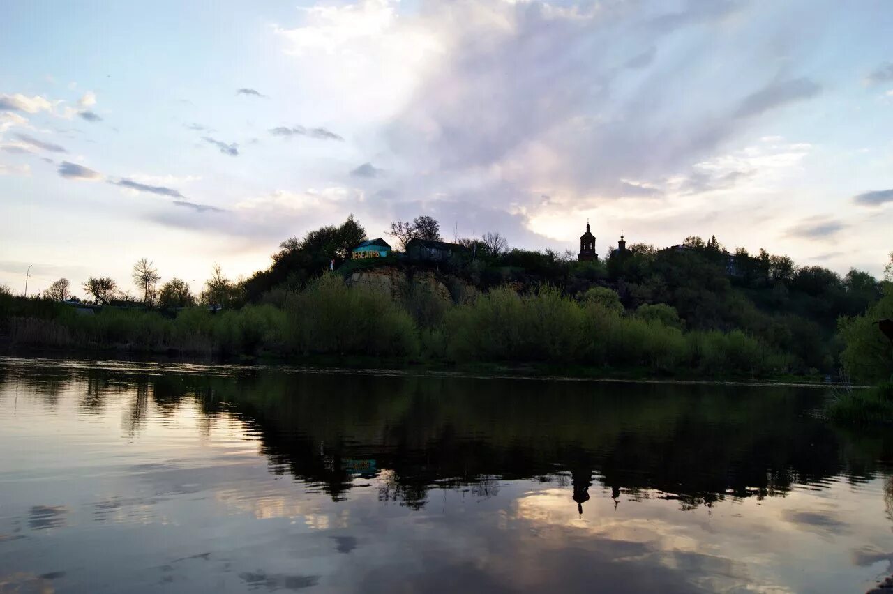 Лебедянь мост. Хмелевский пруд лебедянь. тумкино озеро лебедянь. достопримечательности лебедяни природа. лебедянь природа фото.
