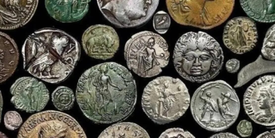Деньги были изобретены в далекой древности. Древние деньги. Первые металлические деньги. Самые древние монеты в мире. Древние металлические монеты.
