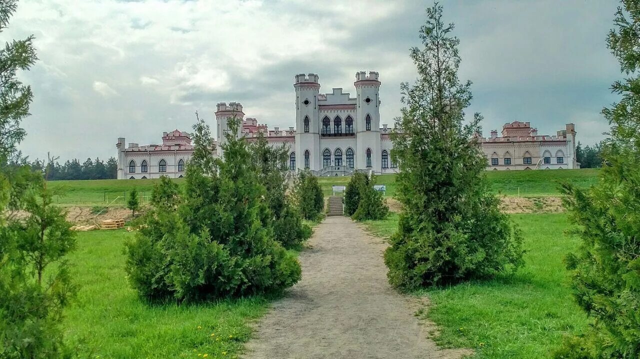 Коссовский замок. Коссовский замок Беларусь. Дворец Пусловских в Коссово. Дворец Ядвиги Пусловских.