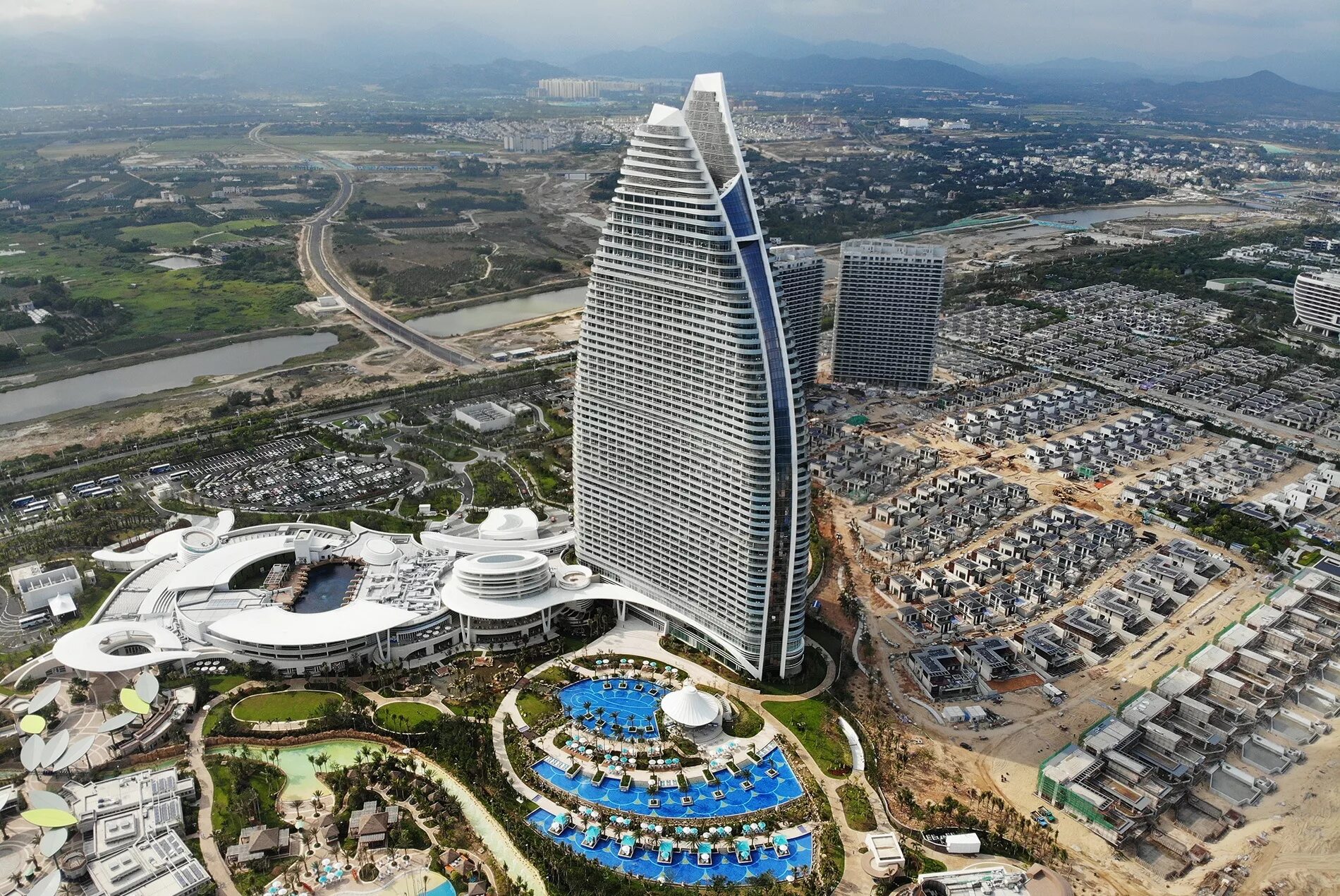 Аквапарк хайнань санья. Отель атлантис санья. Хайнань аквапарк атлантис. Атлантис хайнань. Отель атлантис китай.