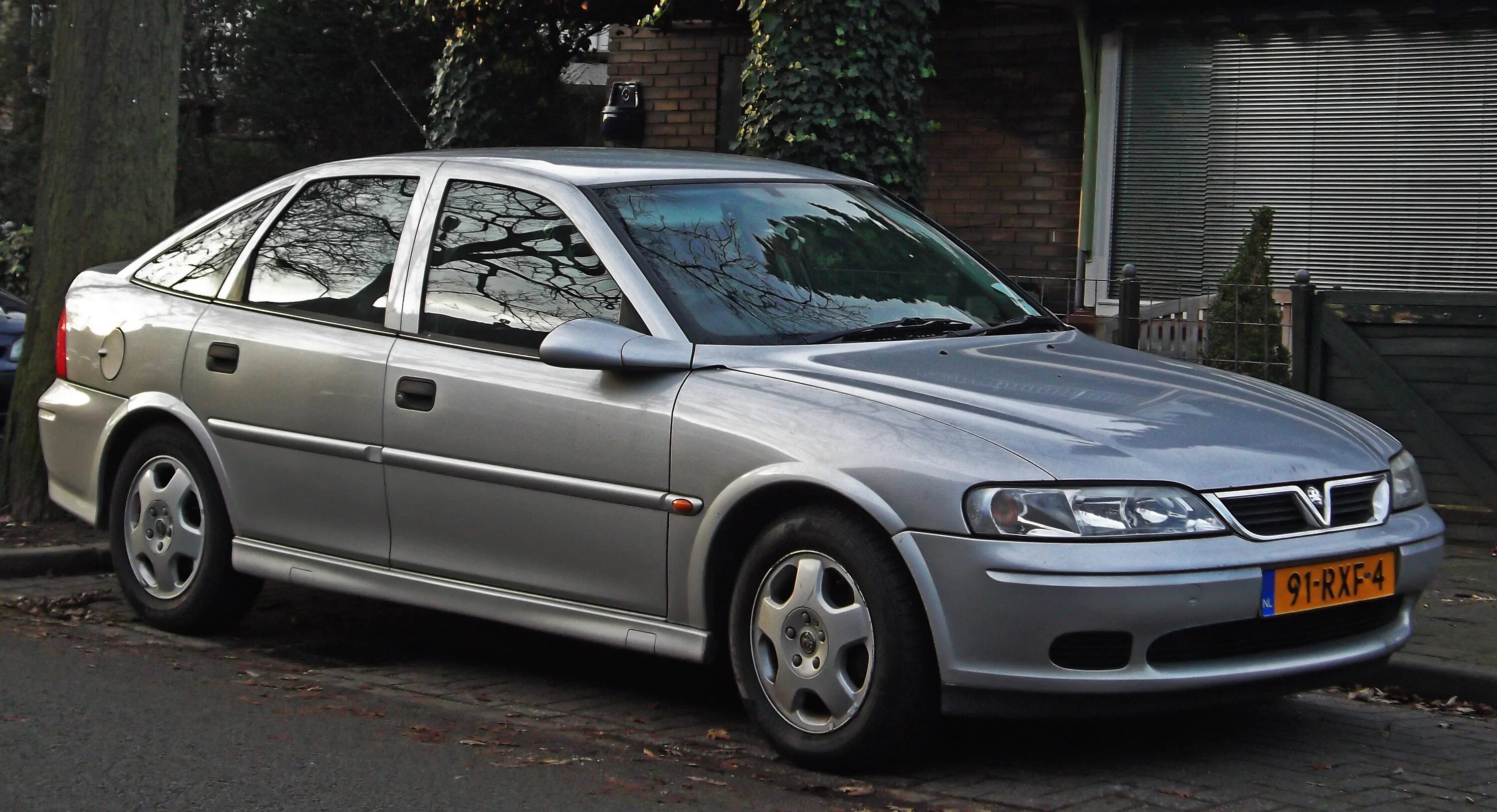 Опель вектра б 1.8 купить. Vauxhall Opel Vectra b. Vauxhall Vectra 2000. Vauxhall Vectra 1999. Vauxhall Вектра б.