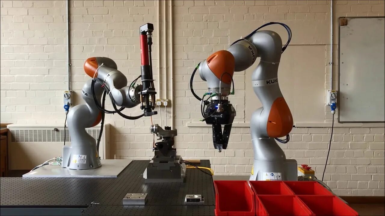 Коллаборативный робот срп robot. Коллаборативный робот kuka. коллаборативный робот своими руками. рука кука робот. робот кука фотозона.
