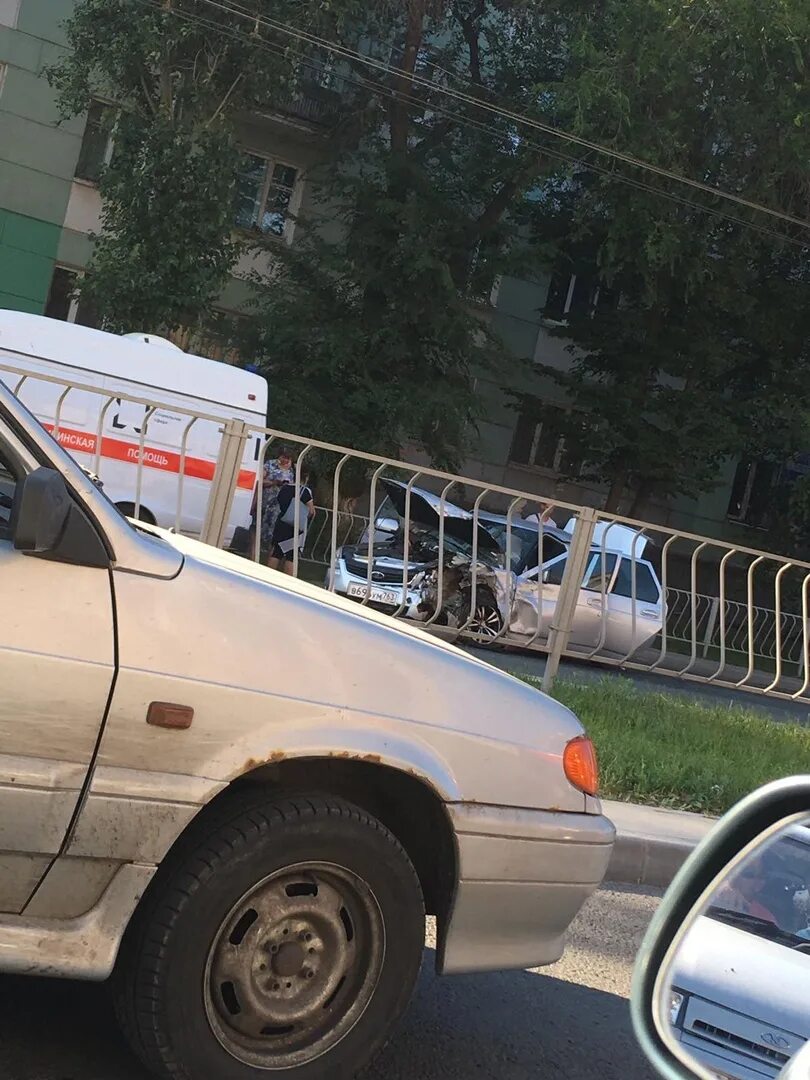 Дтп 163. Перекресток авроры и гагарина самара. Дтп в самаре в куйбышевском 08. Перекрёсток гагарина революционная разметка самара. Авария на алма-атинской в краснодаре.