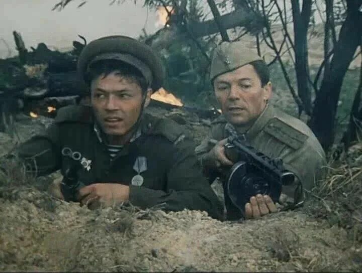 Батареи просят огня. Батареи просят огня. Батальоны просят огня постер. Батальоны просят огня фильм 1985 кадры. Батареи просят огня.