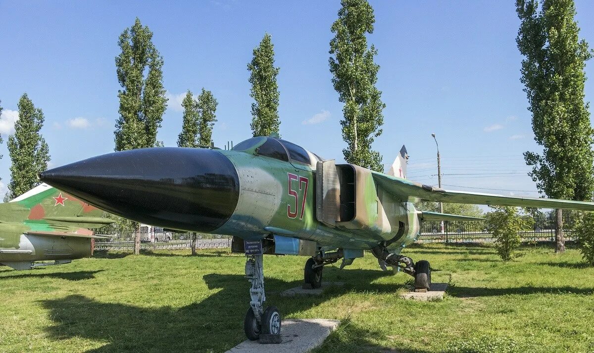 Парк победы нижний новгород техника. Музее техники и оборонной промышленности. Музее техники и оборонной промышленности. Парк победы на гребном канале в нижнем новгороде. Нижний новгород парк победы музей техники и оборонной промышленности.