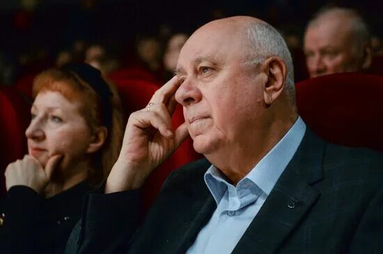 Аркадий Инин: "Если принять все презенты на грудь, можно спиться" - Экспресс газ