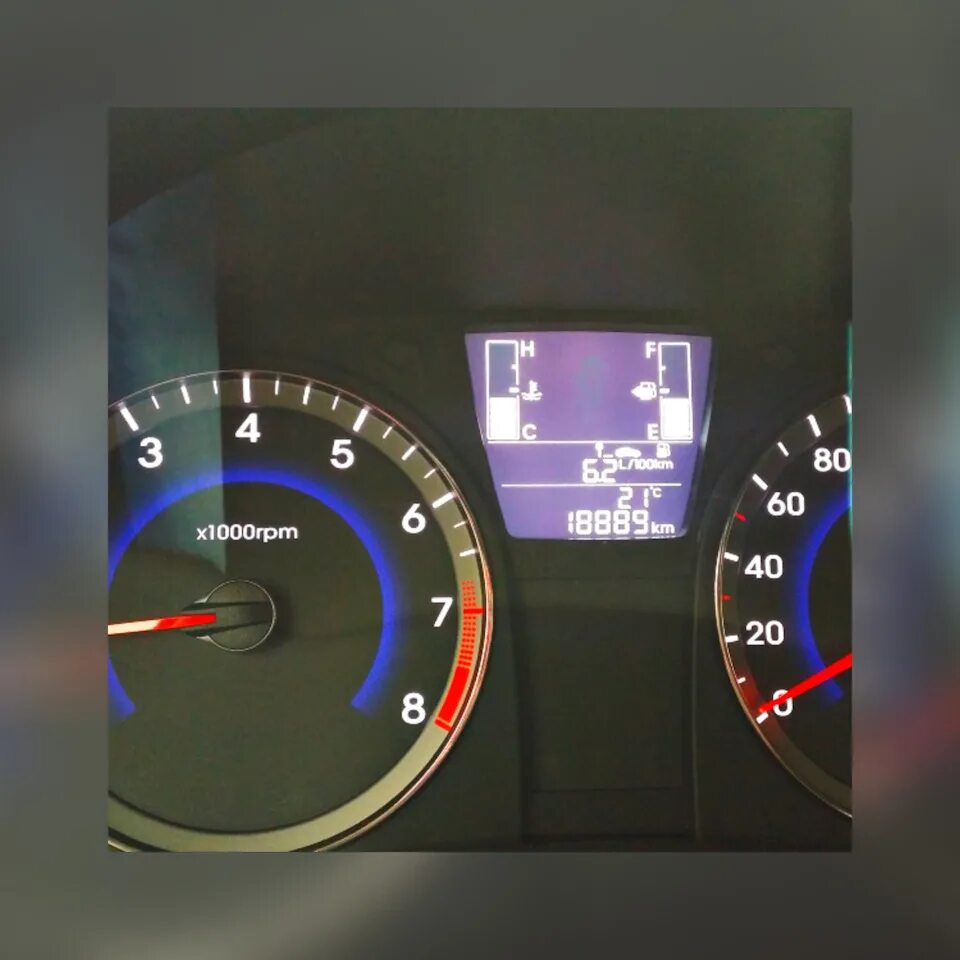 Солярис 92 бензин. Указатель топлива на hyundai solaris. указатель топлива солярис 2. солярис шкала топлива. хендай солярис индикатор бензина.