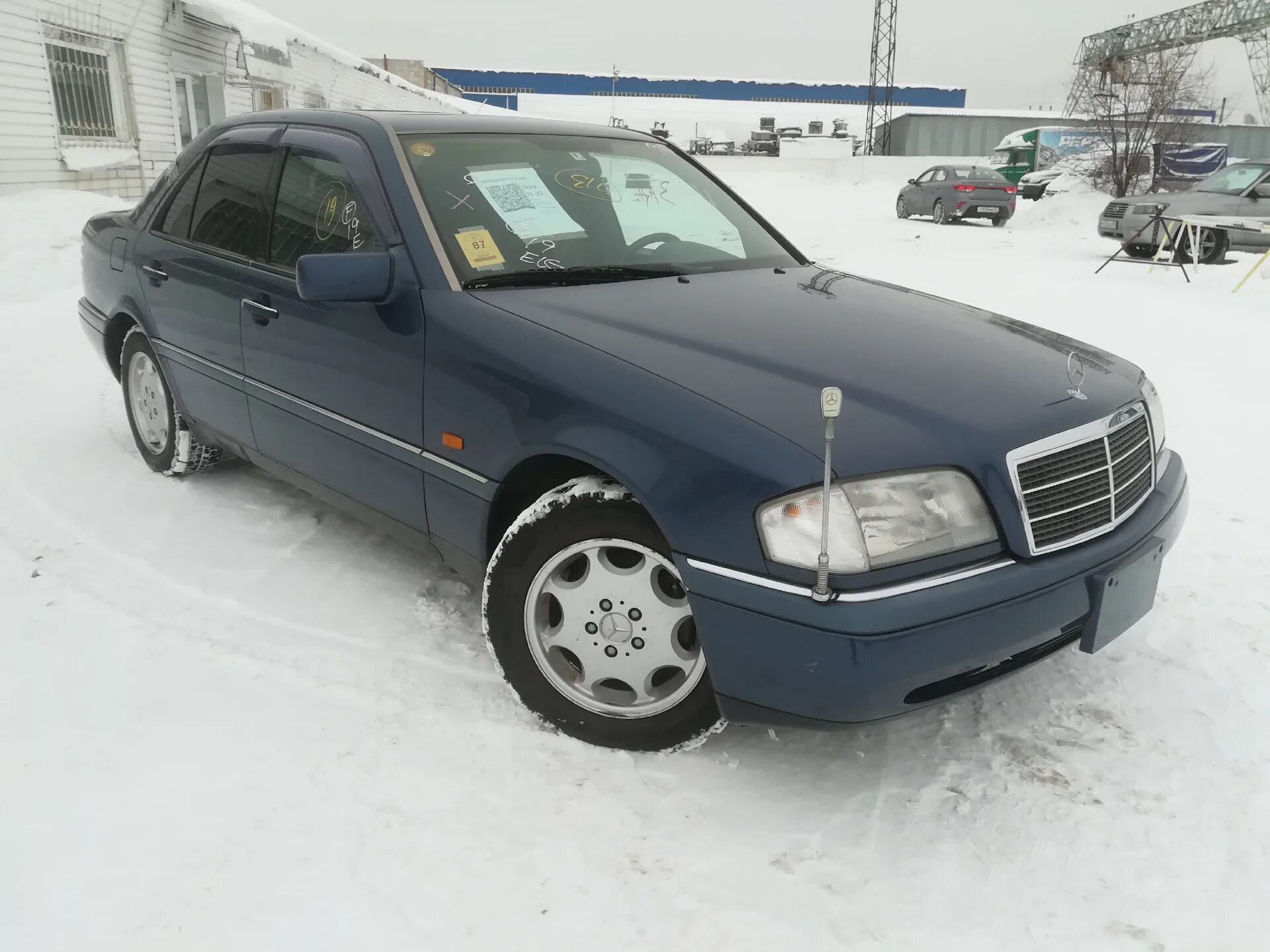 Разборы mercedes. Мерс 220. Мерседес 220 1998. Мерседес w202 разбор. Wdb220.