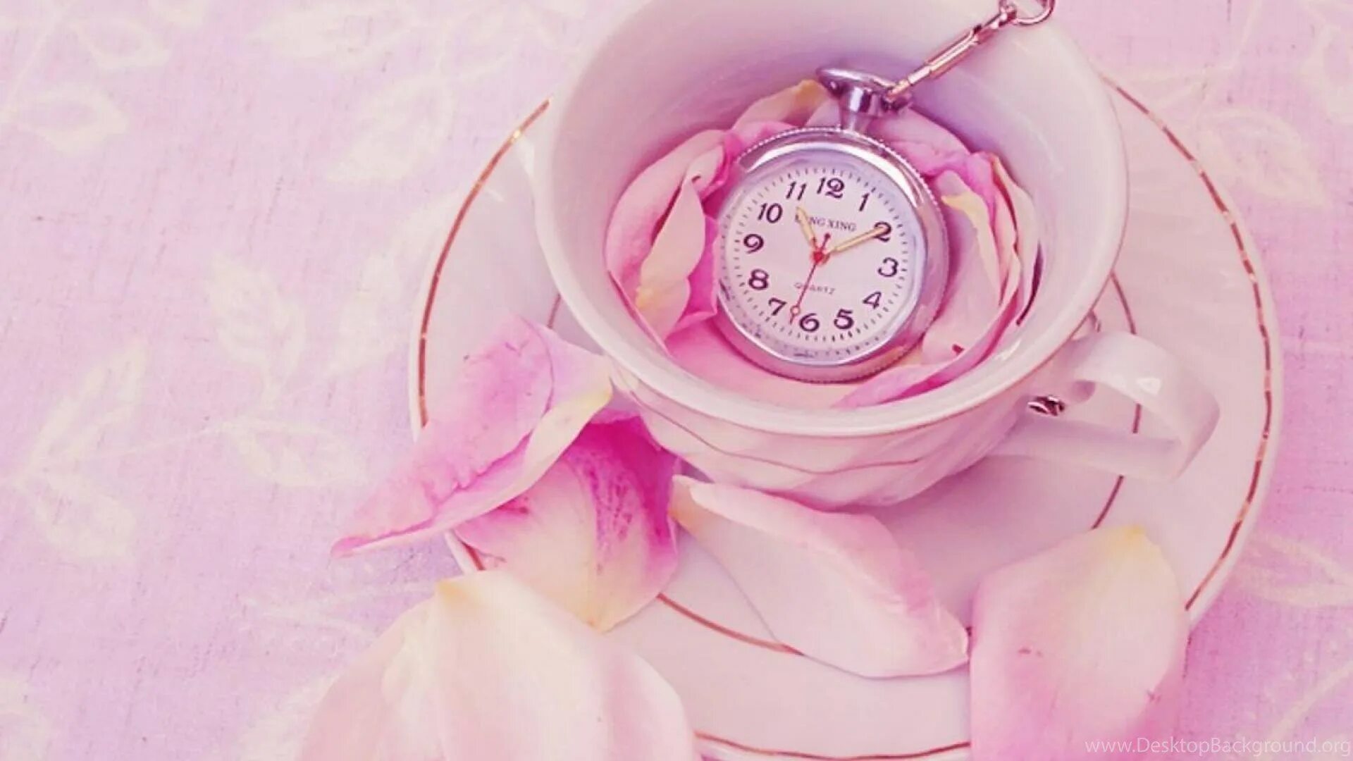 Розовые часы. Часы на розовом фоне. Нежно розовые часы. Часы "цветок".