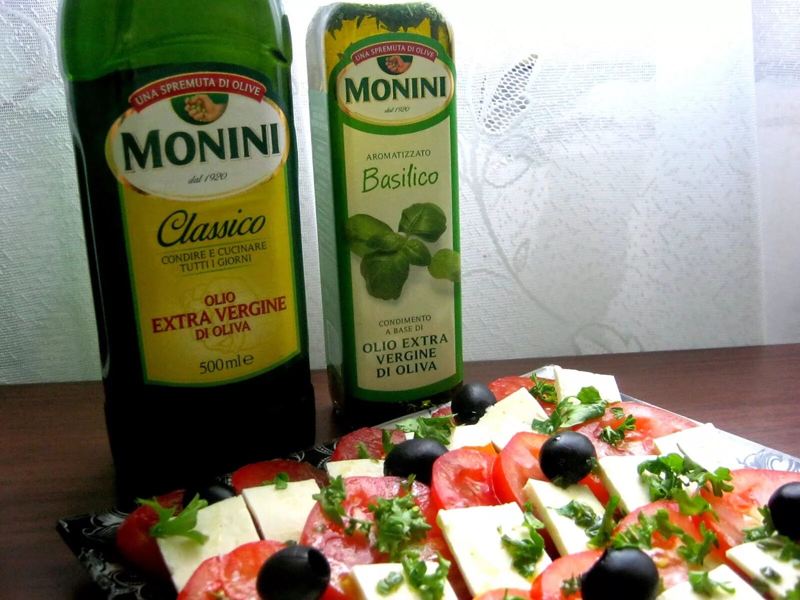 Масло оливковое Monini 0,25 л. Ароматизированное оливковое масло. Monini оливковое масло для жарки. George Monini.