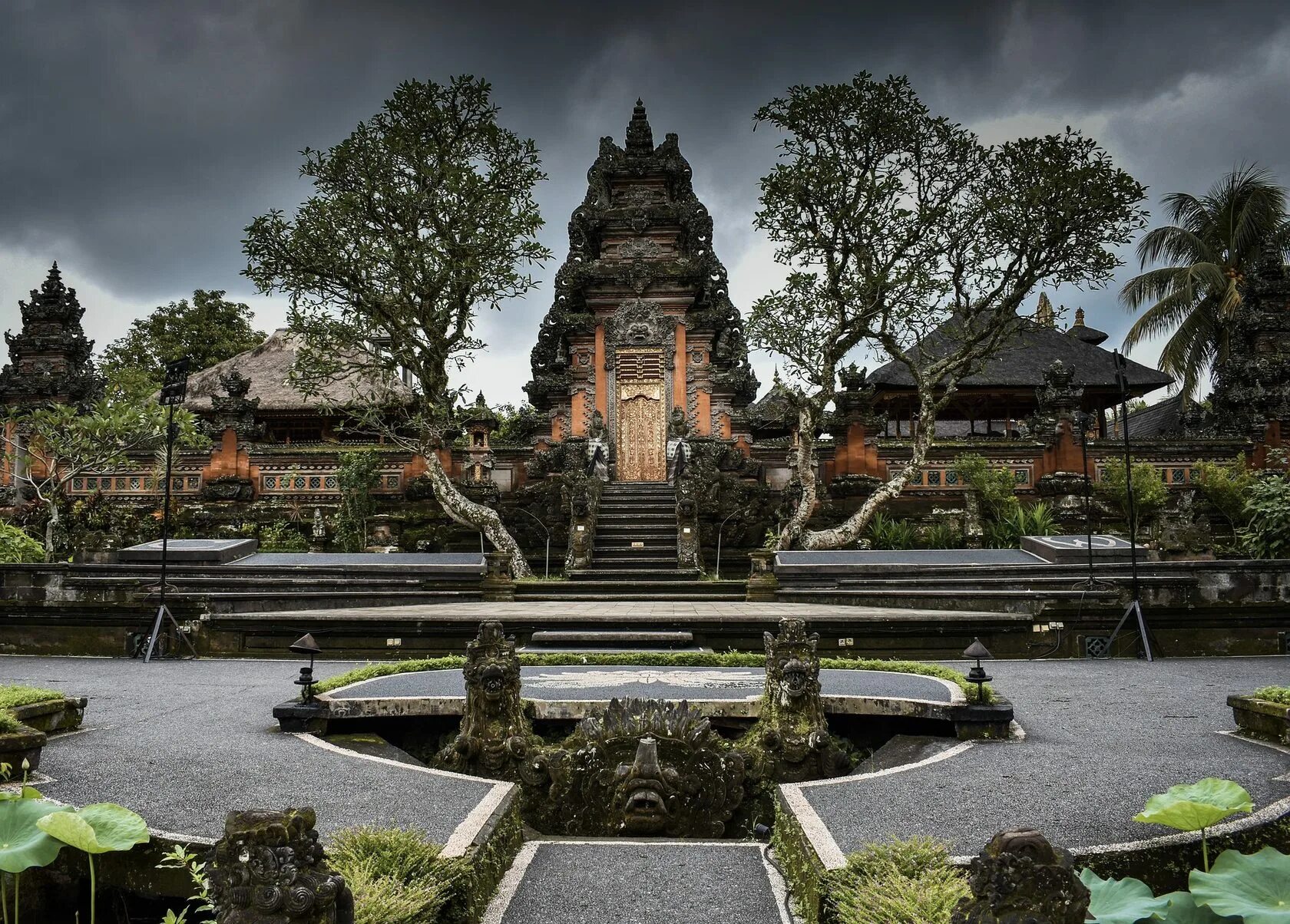 Площадь бали. Убуд Бали. Ubud Бали Индонезия. Убуд Бали храмы. Денпасар Бали Убуд.