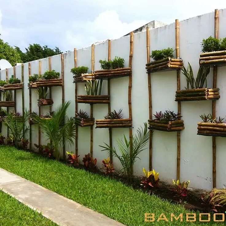 Оформление забора дома Vertical Backyard Ideas: Gorgeous Rustic Finish Backyard fences, Garden fence pa