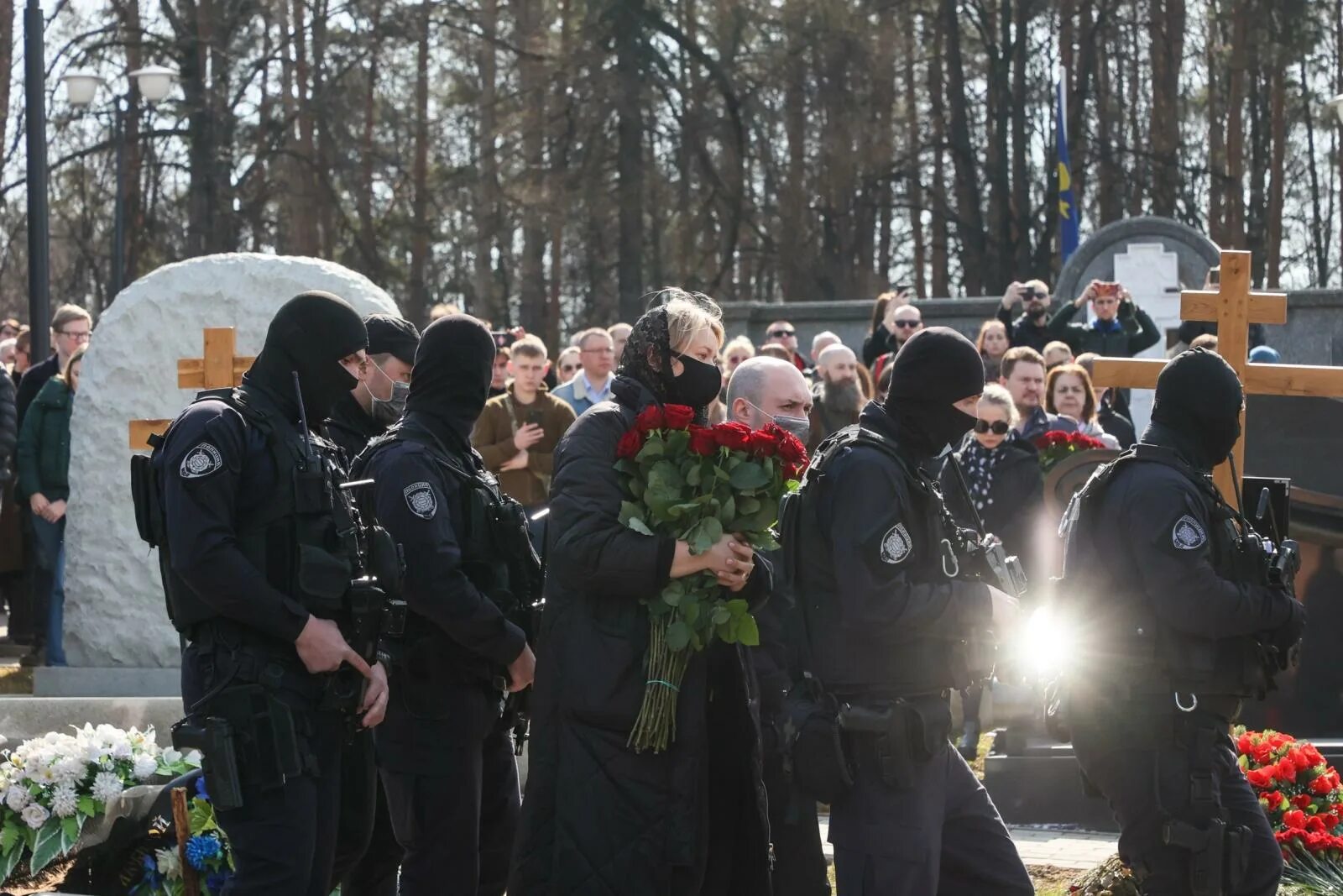 Вдова погибшего при исполнении. Похороны военкора татарского.