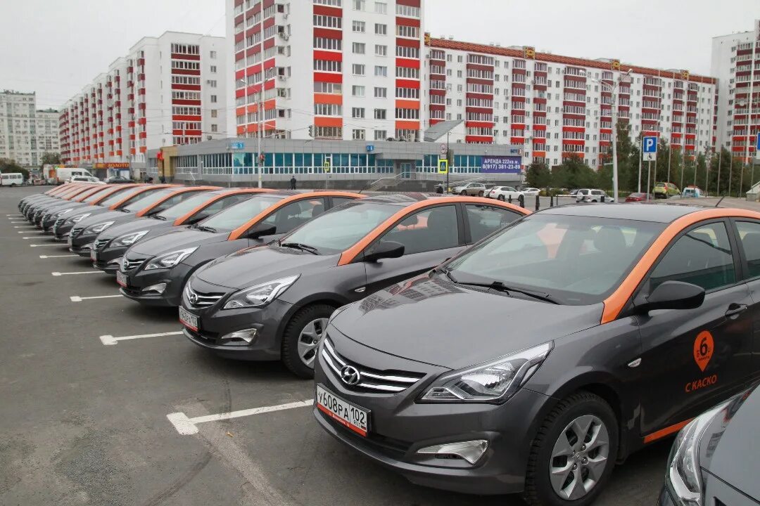 Аренда машины. Аренда авто. Прокатные авто. Hyundai solaris делимобиль. Форд фокус каршеринг.