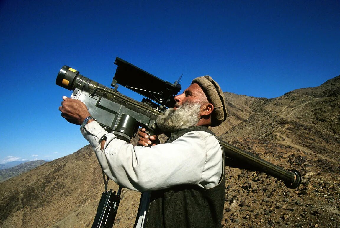 Афганский астрофизик наблюдает. Афганистан мем. Афганистан мем. Афган мем. Афган мем.