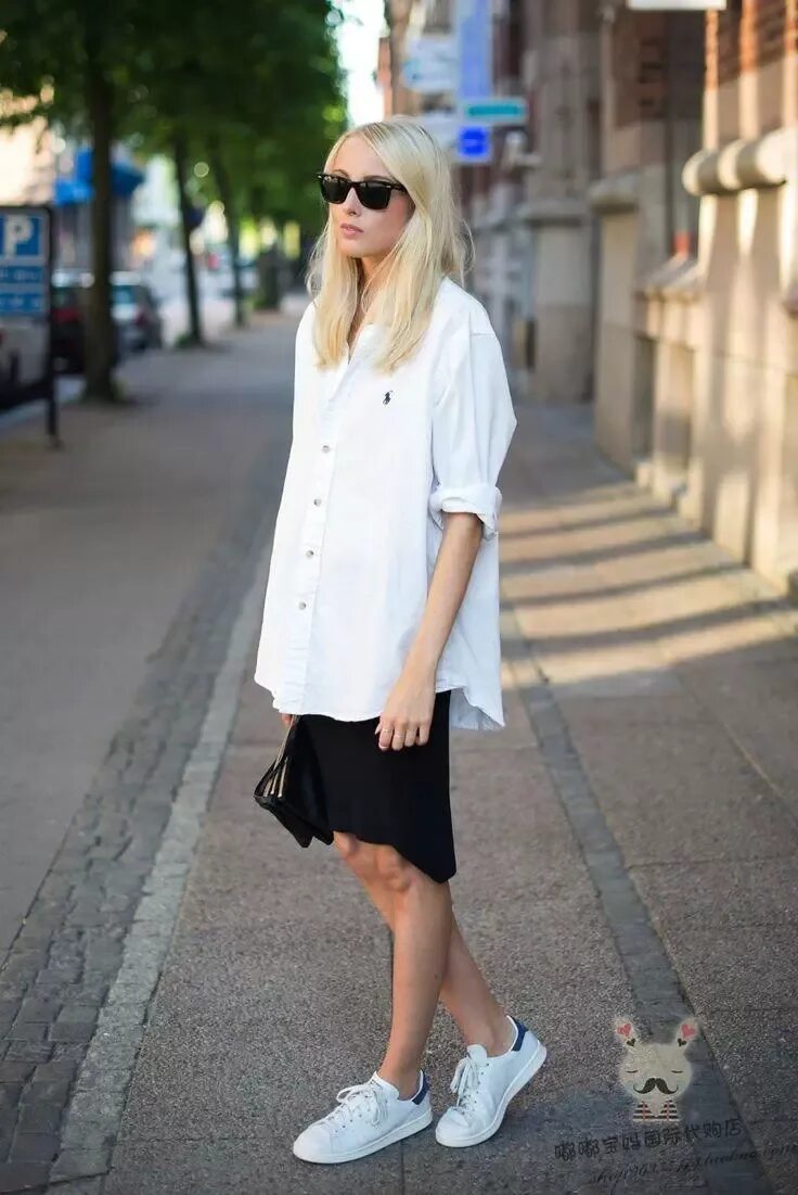 Adidas Stan Smith Street Style. Белые кеды. Образы с рубашкой. Летнее платье с кроссовками.