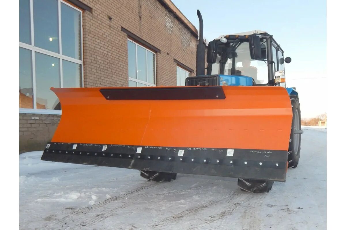 Бп-2,5 - отвал гидроповоротный мтз-1221. Снегоуборочный передний отвал на мтз 1221. Мтз 1221 с отвалом на широкопрофильных шинах. Отвал на мтз 1221. 1 универсальный гидроповоротный.