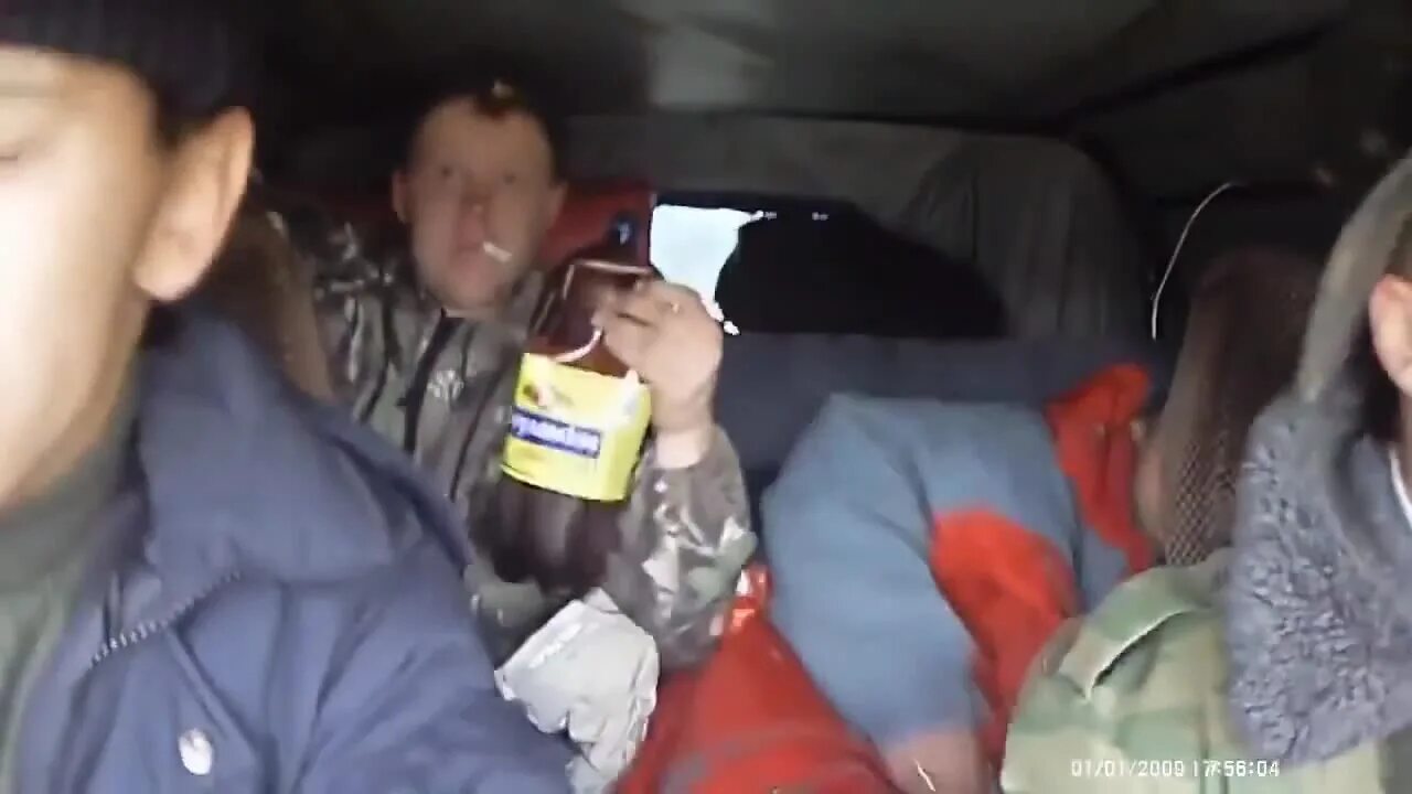Тряска в легком возке да пьянящий степной. Мужики в уазике. тряска в уазике. мужики в машине с пивом.