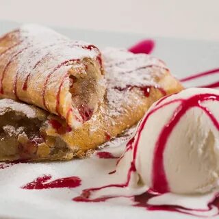 Штрудель с яблоками и корицей