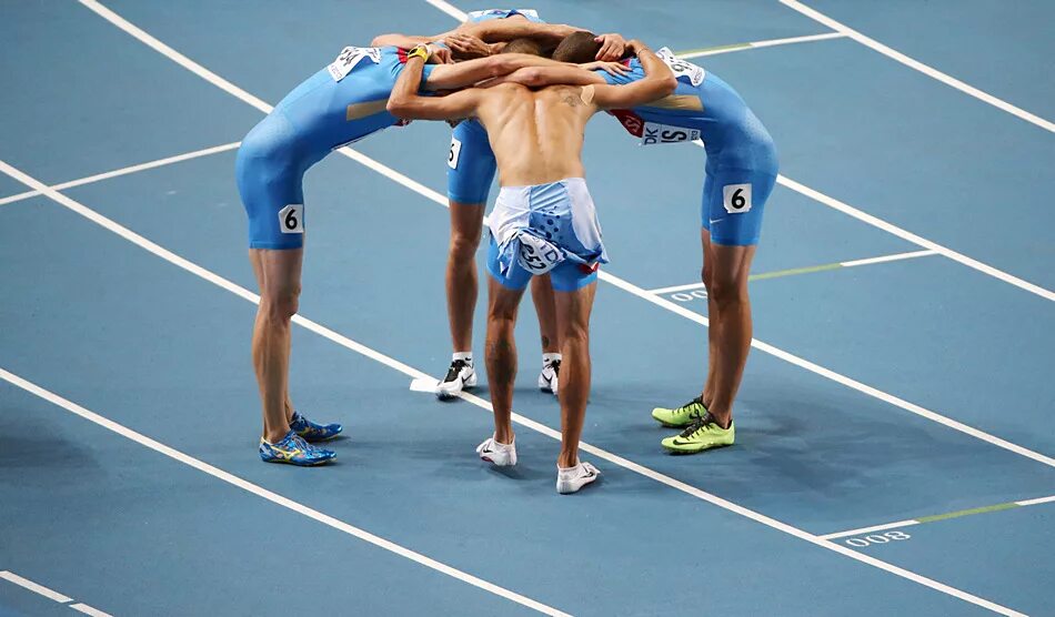 Легкоатлет. Легкая атлетика мужчины. Легкоатлеты бегуны. Легкоатлеты бегуны. Спорт эстафета легкая атлетика.