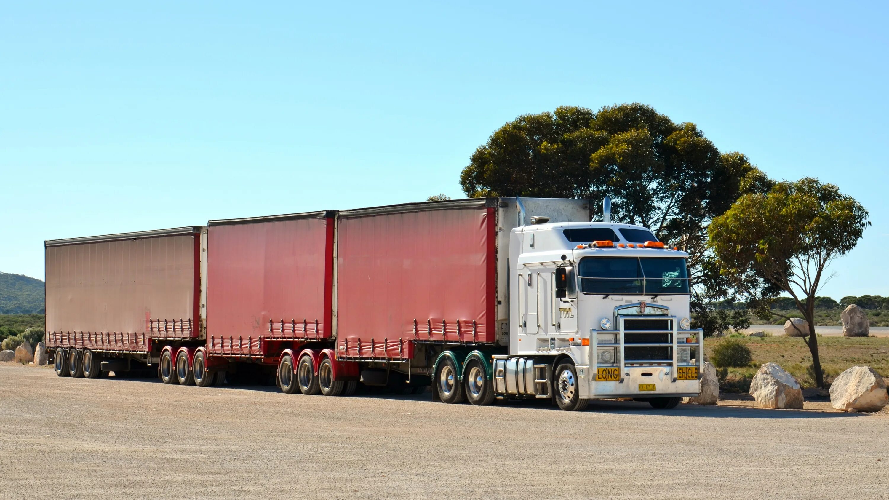 Включи автопоезд. Kenworth k108. Кенворт Австралия. Kenworth k100 Australia. Kenworth k200 super.