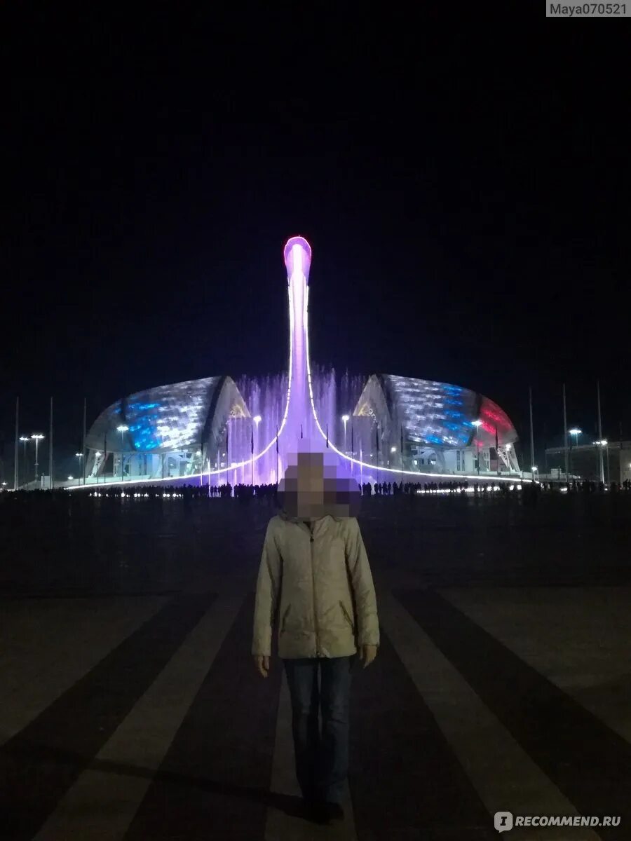 Фонтаны сочи олимпийский парк расписание сегодня. Поющий фонтан в Сочи в Олимпийском парке. Шоу фонтанов Сочи Олимпийский парк расписание 2022.