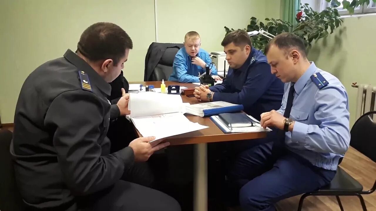 Проверка транспортной прокуратуры. Проверка транспортной прокуратуры. Форма транспортной прокуратуры. Проверка транспортной прокуратуры. Работник прокуратуры.