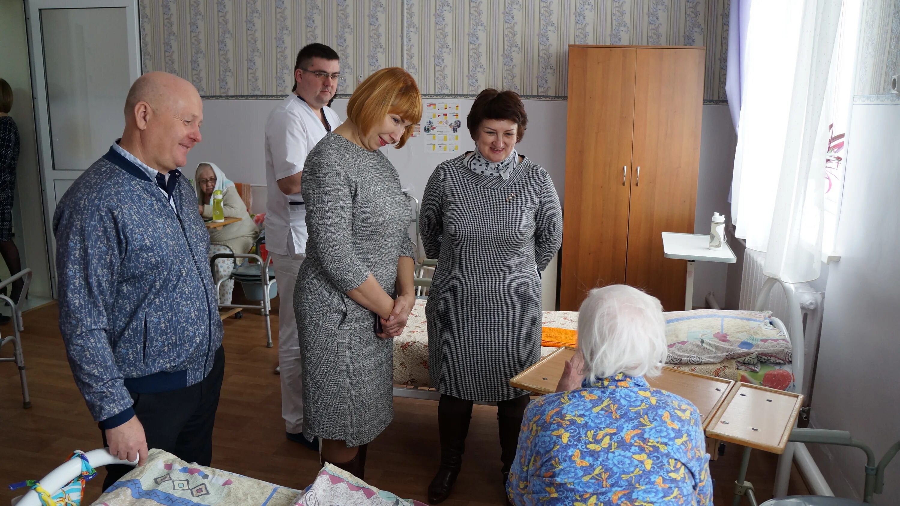 Шефский концерт в ГБССУ СО ГПВИ "Волжский психоневрологический интернат". - Школ