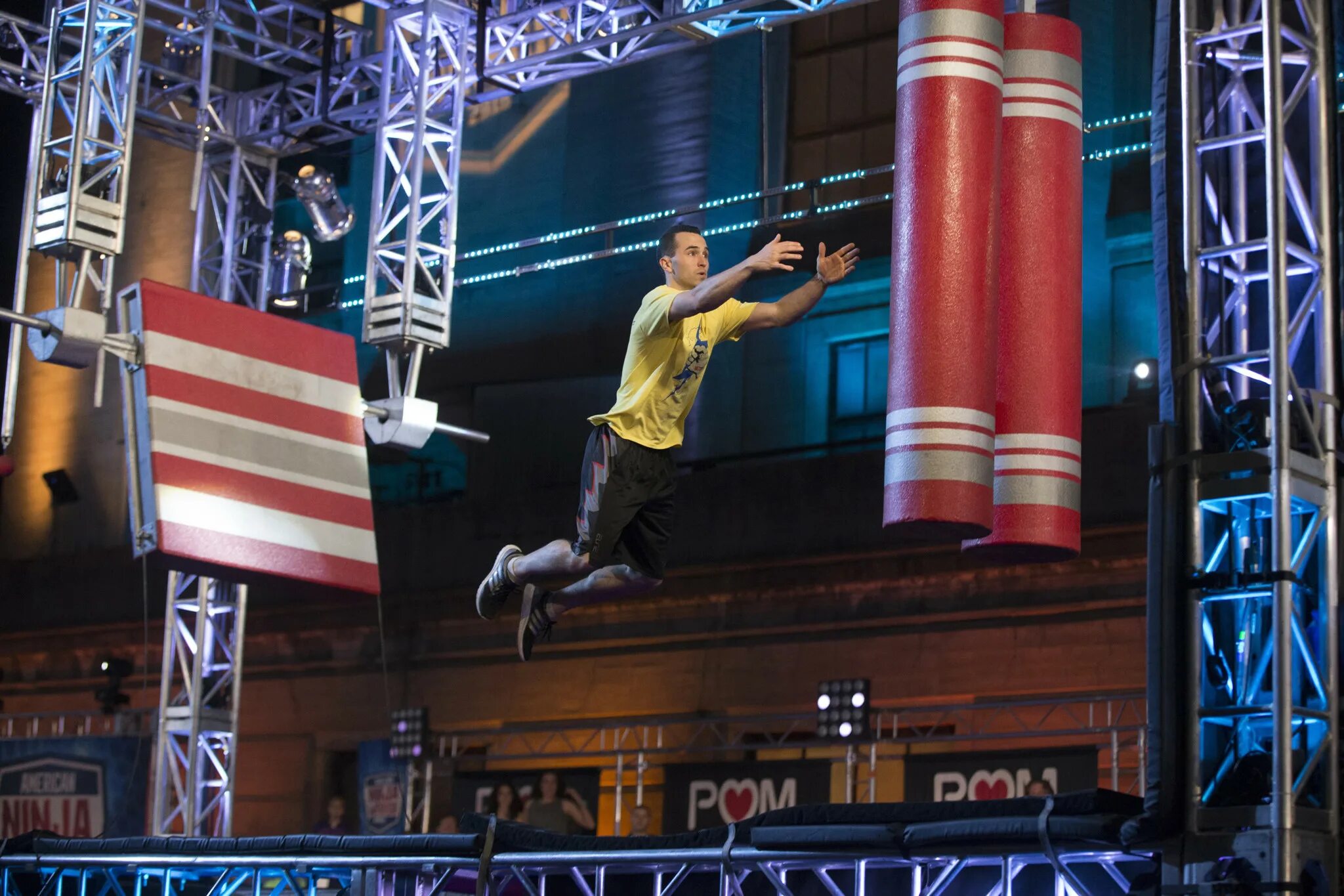 Американ ниндзя Варриор. Шоу Ninja Warrior. American Ninja Warrior шоу. Американский ниндзя полоса препятствий. Русский ниндзя американская