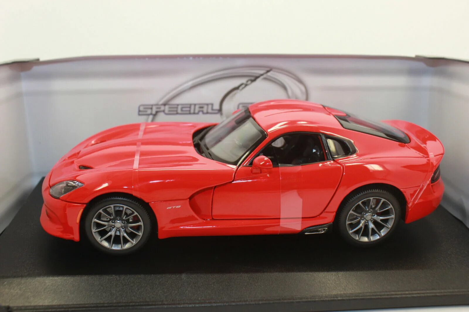 Dodge Viper Red Bburago 1/43. Dodge Viper maisto. Додж Вайпер 1 18. Красный Viper GTS Bburago машинка. Лучшая модель машинки