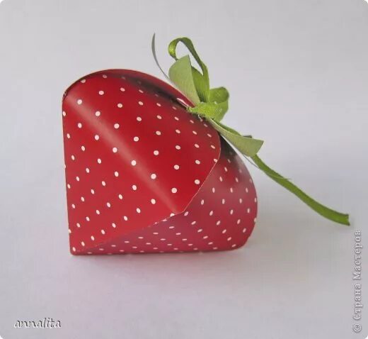 Коробочка ягодка. Коробочка в виде клубники. Коробочка ягодка. Коробка в виде ягодки. Коробочка в виде клубники.